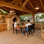 Pljesa Apartments -Meerblick Mit Terrasse & Grill By Rentyourhome24 * Supetarska Draga