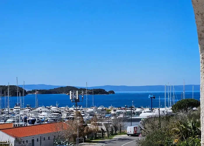 Pljesa * Supetarska Draga