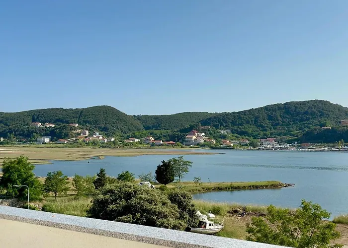 Pljesa * Supetarska Draga