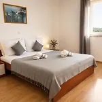 Pljesa Apartments -Meerblick Mit Terrasse & Grill By Rentyourhome24 Daire