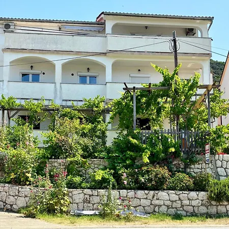 Apartment Pljesa *