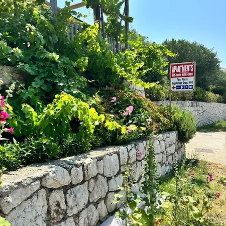 Apartment Pljesa Supetarska Draga