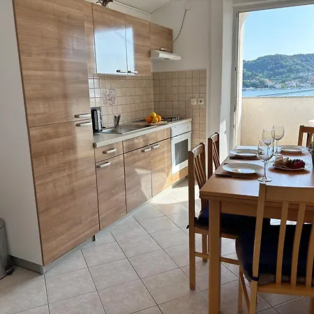 Apartment Pljesa Supetarska Draga