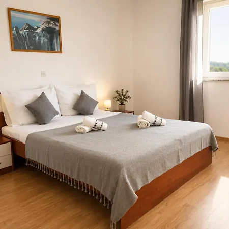Pljesa Apartments -Meerblick Mit Terrasse & Grill By Rentyourhome24 דירה